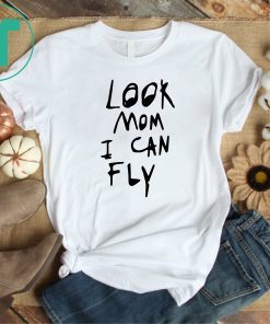 Look mom I can fly Classic Tee Shirt