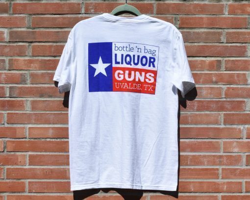 Bottle 'n Bag Liqour Gun Uvalde Texas Vintage TShirt