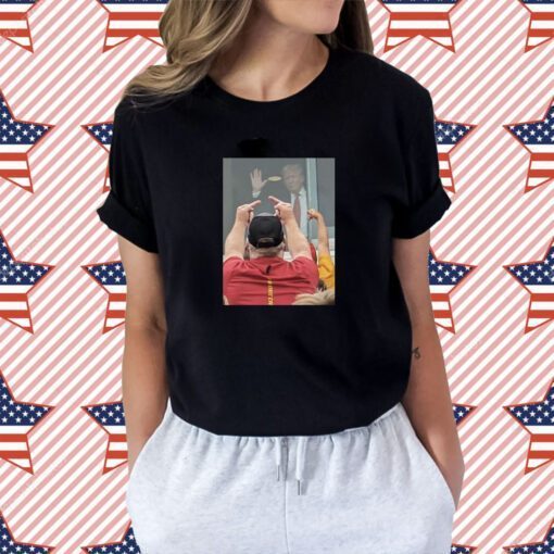 This Picture Of Donald Trump Getting The Middle Finger Tee Shirt