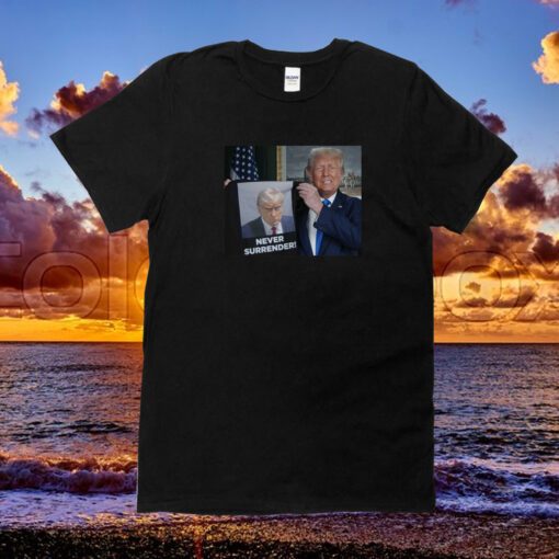 Donald Trump Shows Off Trump Mugshot Never Surrender Hat Youth Mens T-Shirt