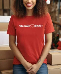 Detroit Loves Hockey Tee Shirt