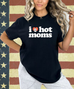 Official I Heart Hot Moms X Hooters T-Shirt