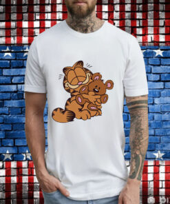 Ranbalt Garfield hug teddy bear T-Shirt