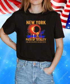 Snoopy and Charlie Brown New York path of totality solar eclipse april 8 2024 T-Shirt