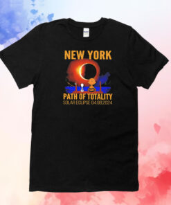 Snoopy and Charlie Brown New York path of totality solar eclipse april 8 2024 T-Shirt
