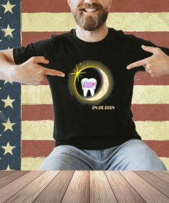 dentist Total Solar Eclipse 2024 teeth Dental Solar Eclipse T-Shirt