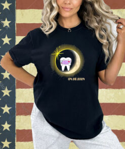 dentist Total Solar Eclipse 2024 teeth Dental Solar Eclipse T-Shirt