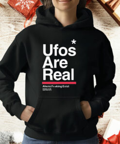 Tom Delonge Wearing Ufos Are Real Aliens Fucking Exist T-Shirt