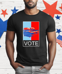 Tariq Nasheed wearing sofa vote T-Shirt